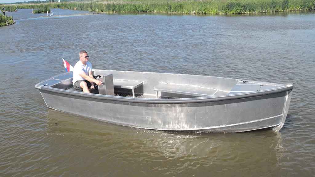 E-sloep 530 klaar voor levering