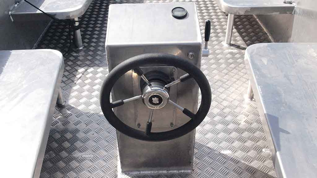 Interieur E-sloep 580