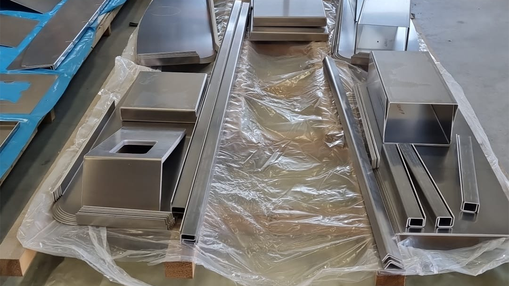 Aluminium onderdelen voor elektrische sloepen bij Stam Constructie